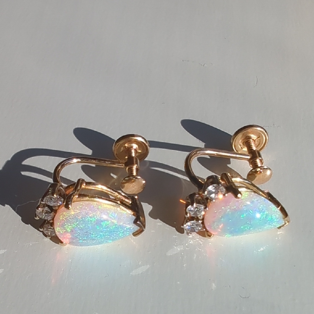 Vintage 14K Yellow Gold Australian Opal Diamond Screw Back Earrings